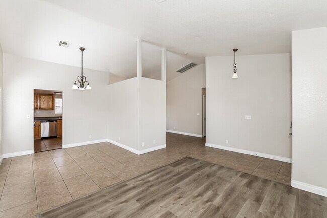 Foto del edificio - 5775 Canyon Oak Cir