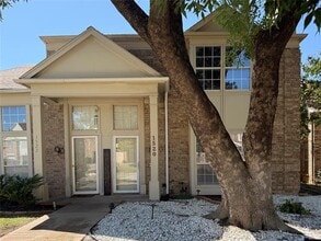 Building Photo - 1520 Beach Ln