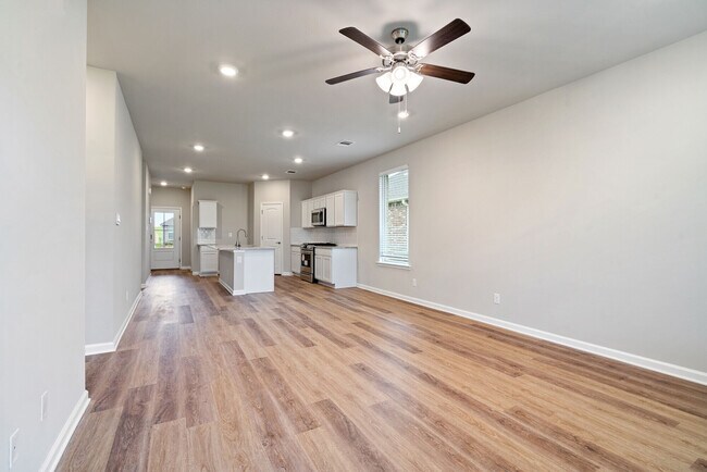 Building Photo - 3751 Spruce Cir