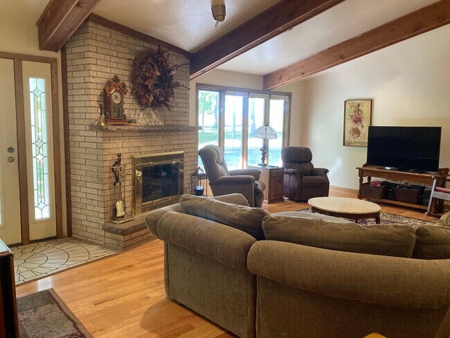 Foto del edificio - 3710 N Overland Rd