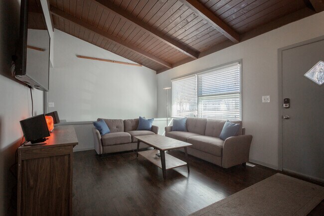Foto del edificio - 7100 Birch St
