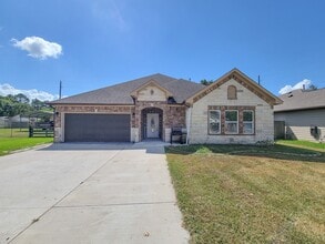 Building Photo - 406 Elm Lake Dr