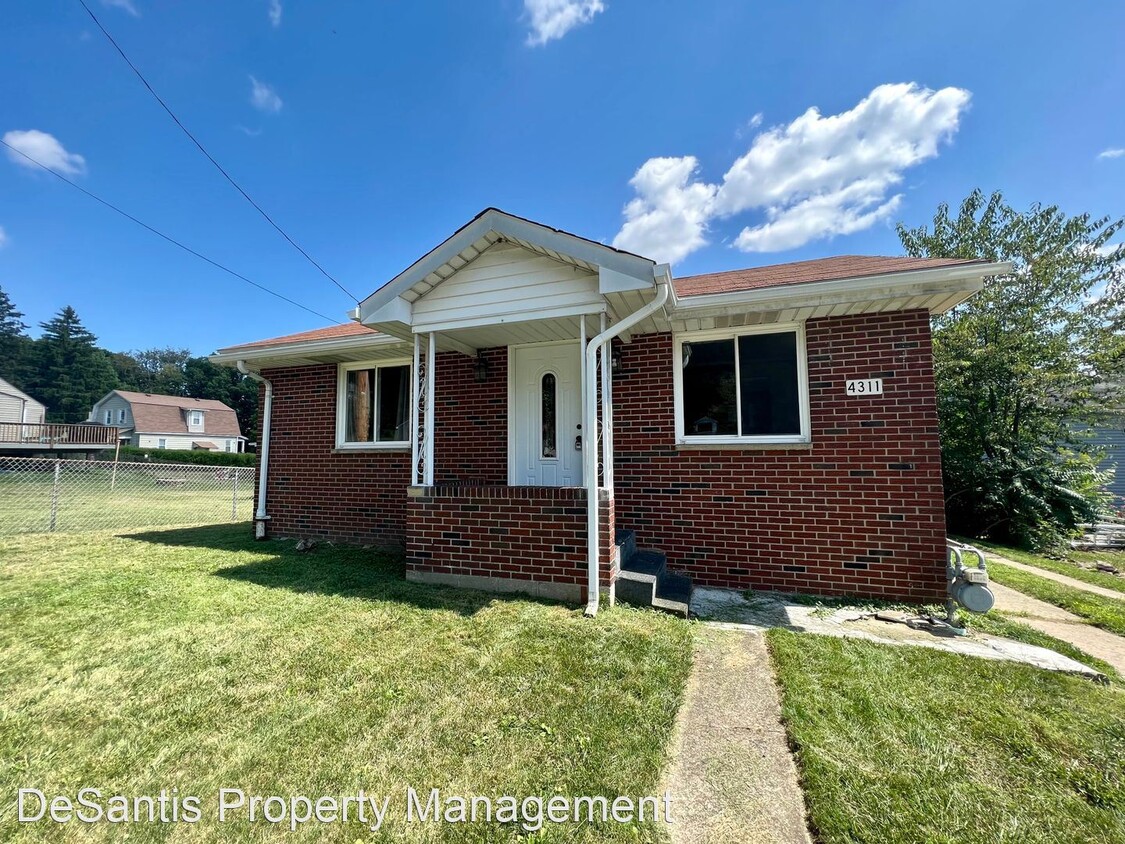 1 br, 1 bath House 4311 W 7th Avenue Rear House Rental in Beaver Falls, PA