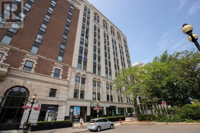 Building Photo - 112 King St E