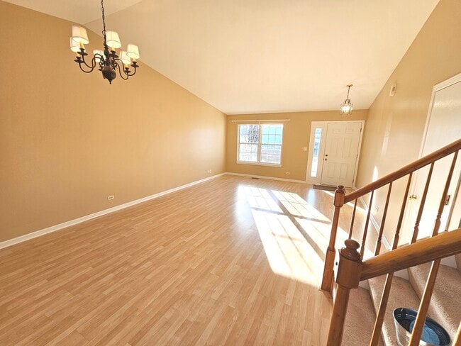 Building Photo - 2315 Meadows Ln