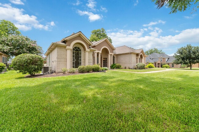 Building Photo - 32610 Whitburn Trail