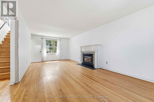 Building Photo - 1842 Playfair Dr