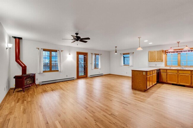 Foto del edificio - 638 E Kent Ave