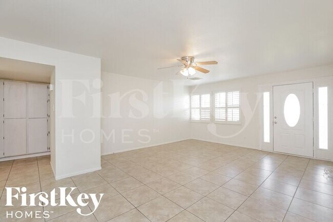 Building Photo - 4519 West San Miguel Avenue