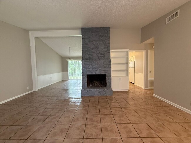 Building Photo - R.Patel Properties2 (12310 Willow Wild Dr)