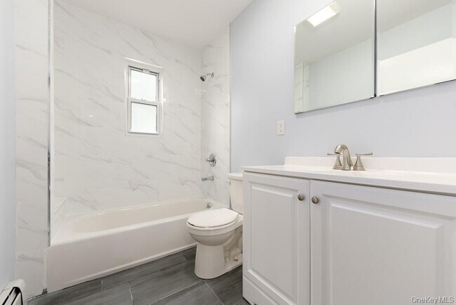 Foto del edificio - 1792 E 48th St