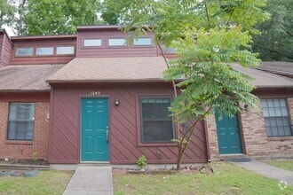 Building Photo - 1240 High Rd