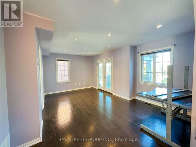 Building Photo - 216 Equator Crescent
