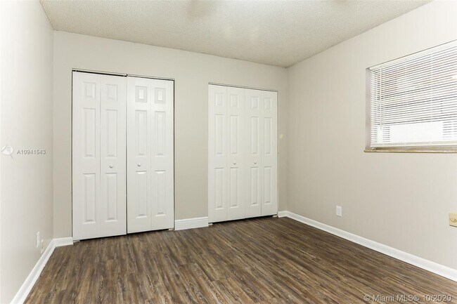 Foto del edificio - 4331 NW 80th Ave