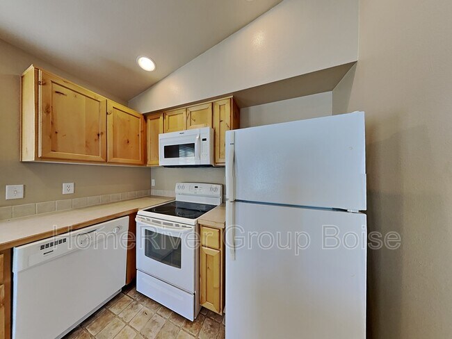 Building Photo - 2115 E Whispering Willow Ln