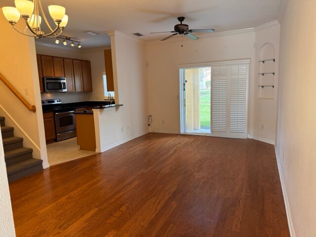 Foto del edificio - 1241 Twin Trees Ln
