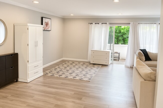 Foto del edificio - 6301 Coldwater Canyon Ave