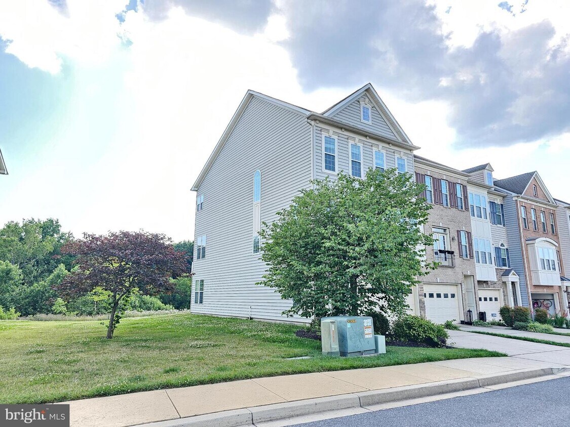 9609 Bothwell Ln, Frederick, MD 21704 Townhome Rentals in Frederick