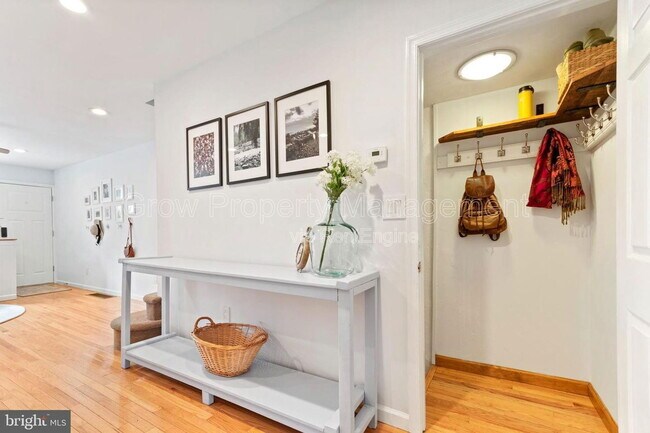 Foto del edificio - 217 Watkins St
