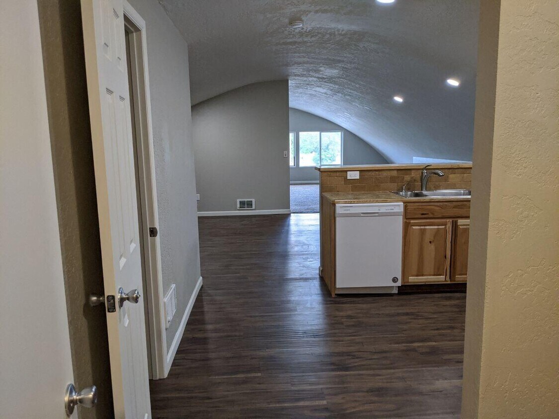 Primary Photo - 2785 W Seltice Way