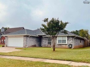 Building Photo - 2413 Missile Rd