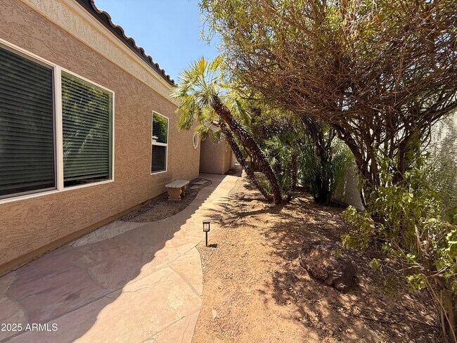 Building Photo - 16222 S 34th Way