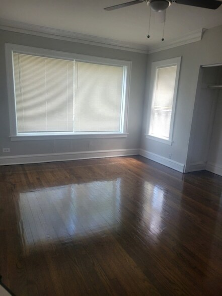 Foto del edificio - 7918 S Essex Ave