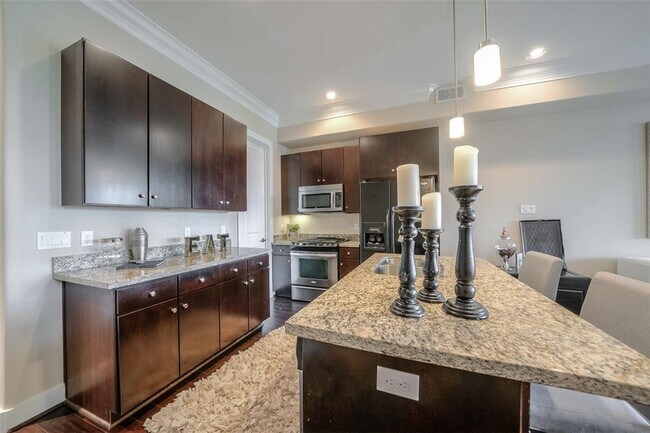 Foto del edificio - 510 Lovett Blvd