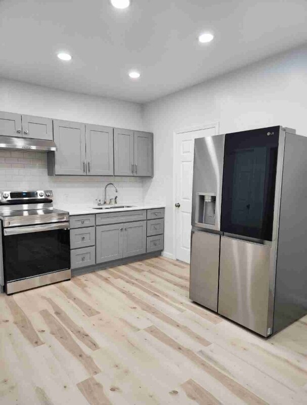 Foto principal - 1153 S Valley Ave