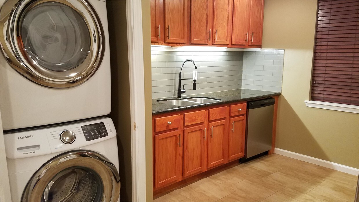 Foto principal - 3108 Aster St