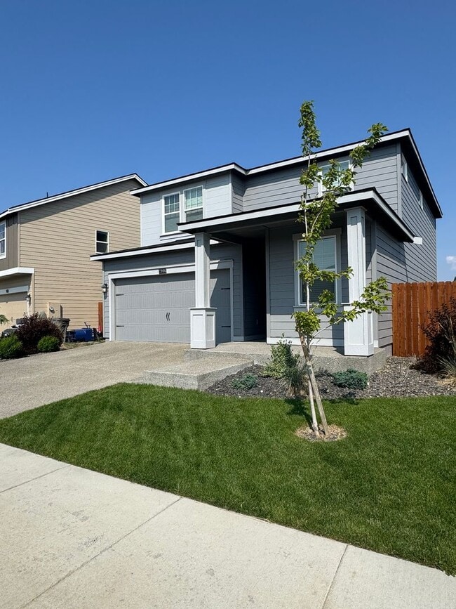 Building Photo - Modern 4-Bed Home for Rent