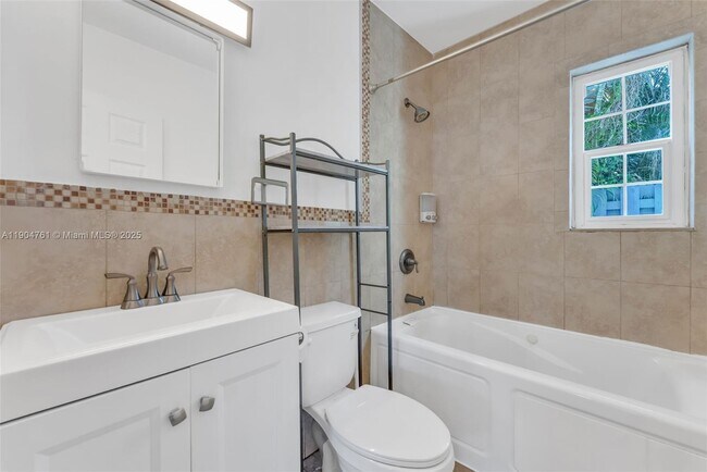 Foto del edificio - 1639 Hayes St