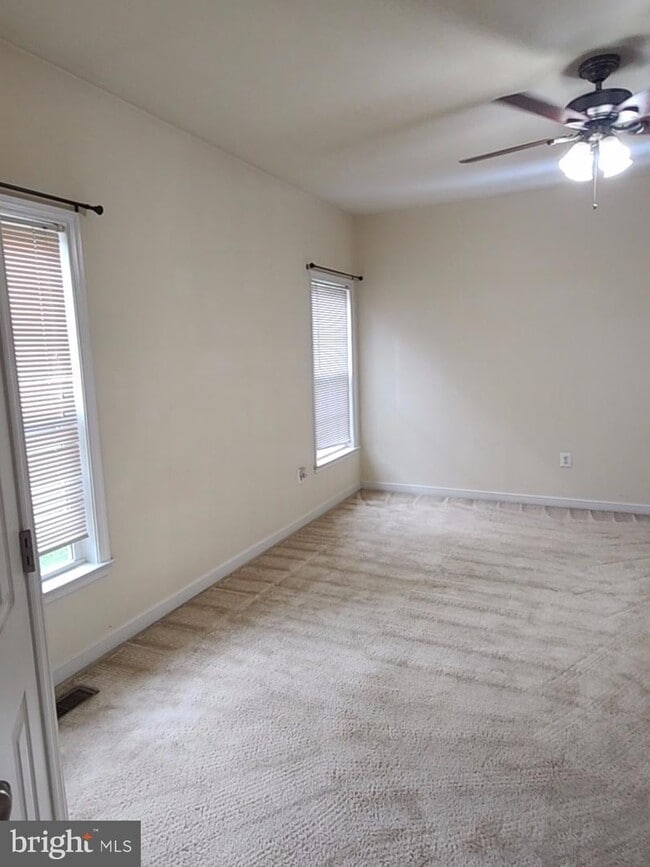 Building Photo - 4332 Chatham Dr