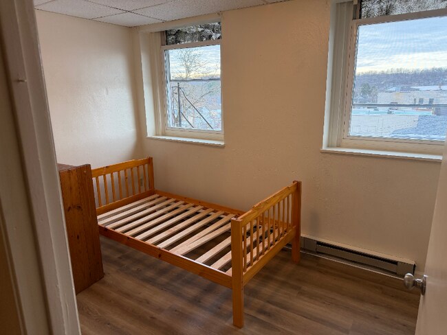 Building Photo - 15 S Stewart St