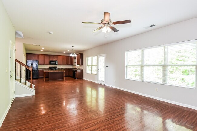 Building Photo - 930 Walking Stick Trail NE