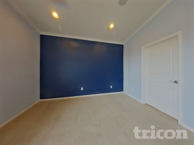 Building Photo - 8252 Cypress Wood Dr
