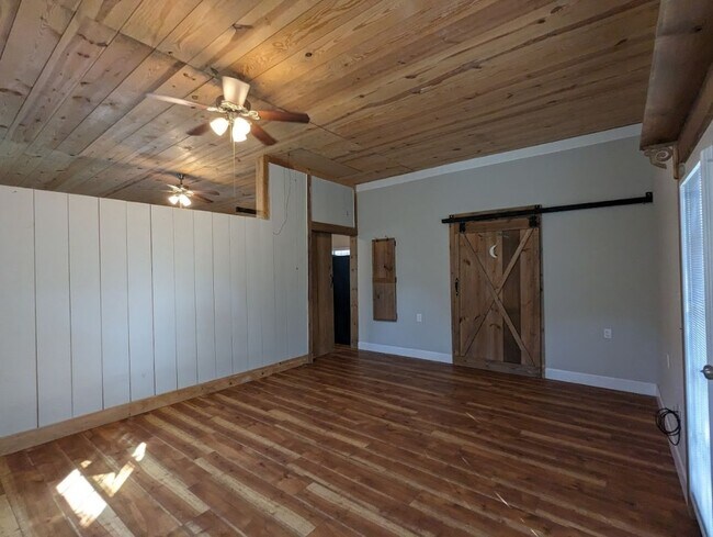 Foto del edificio - 193 S Valley Dr