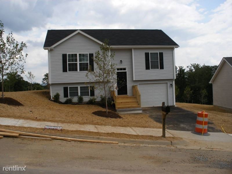 Primary Photo - 3 br, 2 bath House - 321 Timothy Ln.