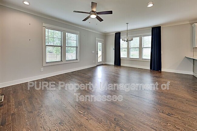 Foto del edificio - 2410 Alameda St