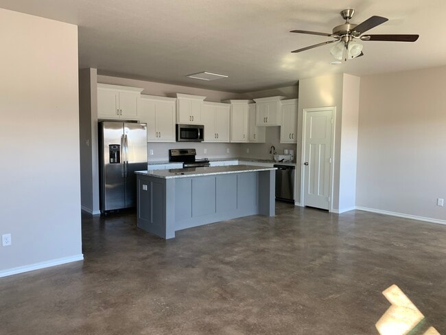 Foto del edificio - 2240 J E Woody Rd