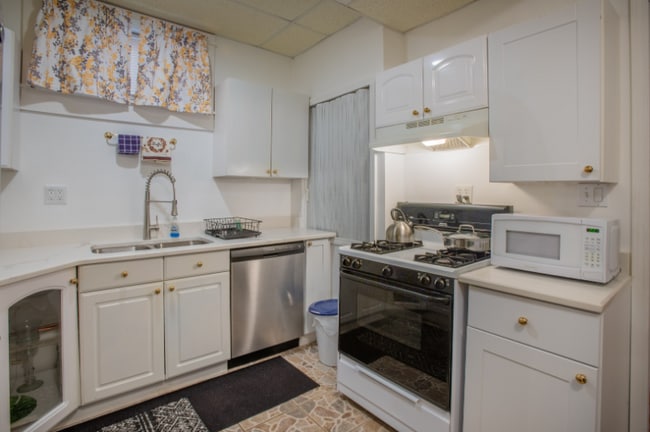 Photo - 445 E Bowen Ave House