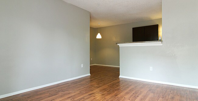 Foto del edificio - 902 N Oak St