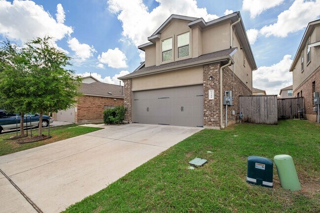 Foto del edificio - Terrific 3 Bedroom, 2.5 Bath Home w/ Solar...