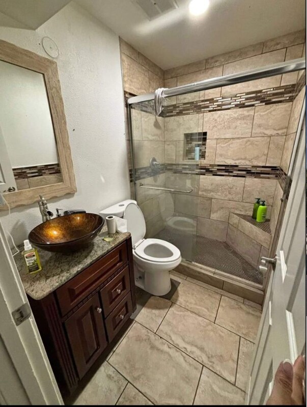 Foto del edificio - 4025 E St Charles Ave