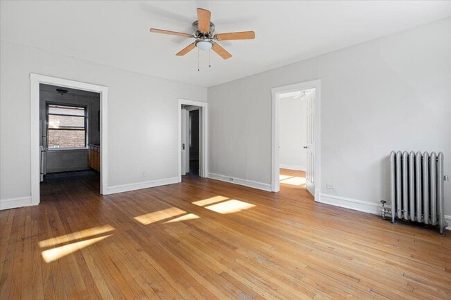 Foto del edificio - 2342 W Touhy Ave