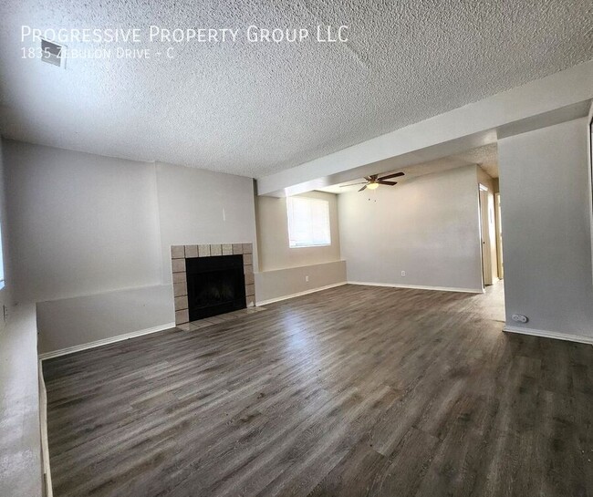 Building Photo - 1835 Zebulon Dr