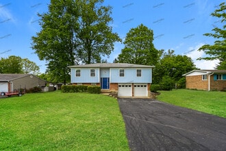 Building Photo - 714 Miles Ln