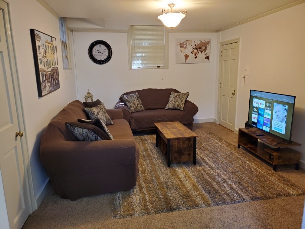 Foto principal - 220 W 21st St