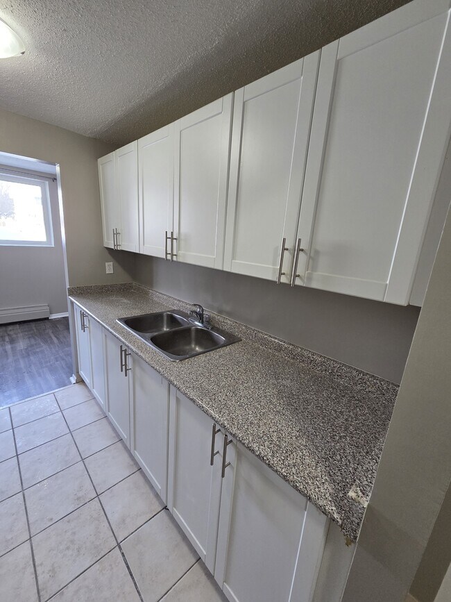 Building Photo - 93 Westwood Dr