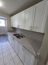 Building Photo - 93 Westwood Dr